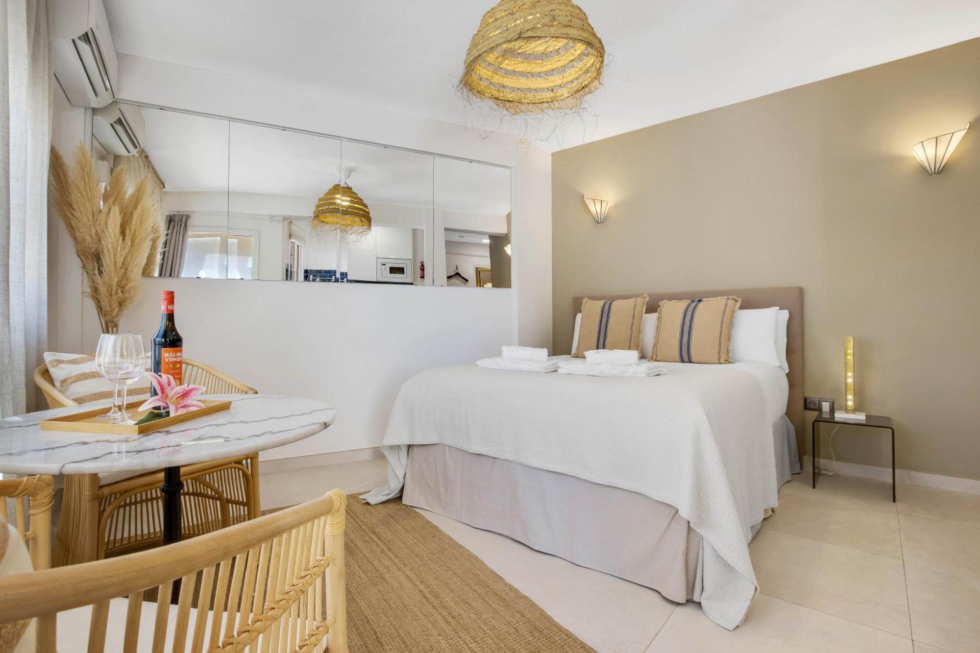 Shiny Studio With Pool & Carihuela Beach At 500M Torremolinos Exterior photo
